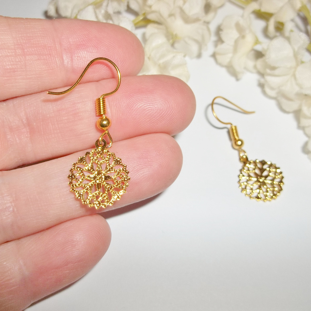 Gold Filigree Circle Charm Earrings Small Set Minimalist Style Jewelry Gift 4311 - Picture 7 of 10